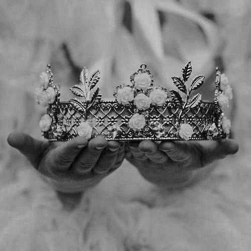 crown_bw